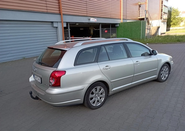 Toyota Avensis cena 17900 przebieg: 252123, rok produkcji 2008 z Stary Sącz małe 781